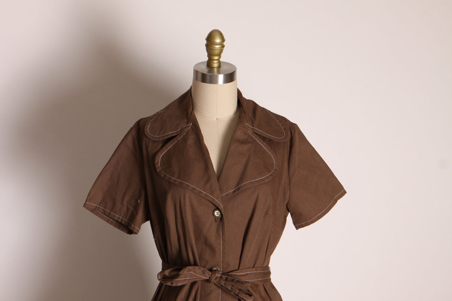 1970s Brown Button Up Short Sleeve Dog Ear Collar Belted Dress by Ship N’ Shore -L