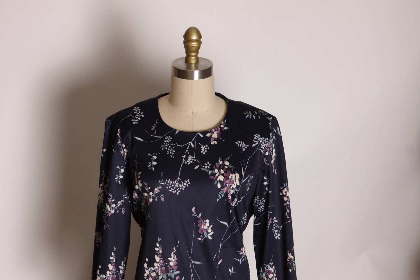 1970s Navy Blue and White Floral 3/4 Length Sleeve Tie Back Dress by Anthony Richards -1XL