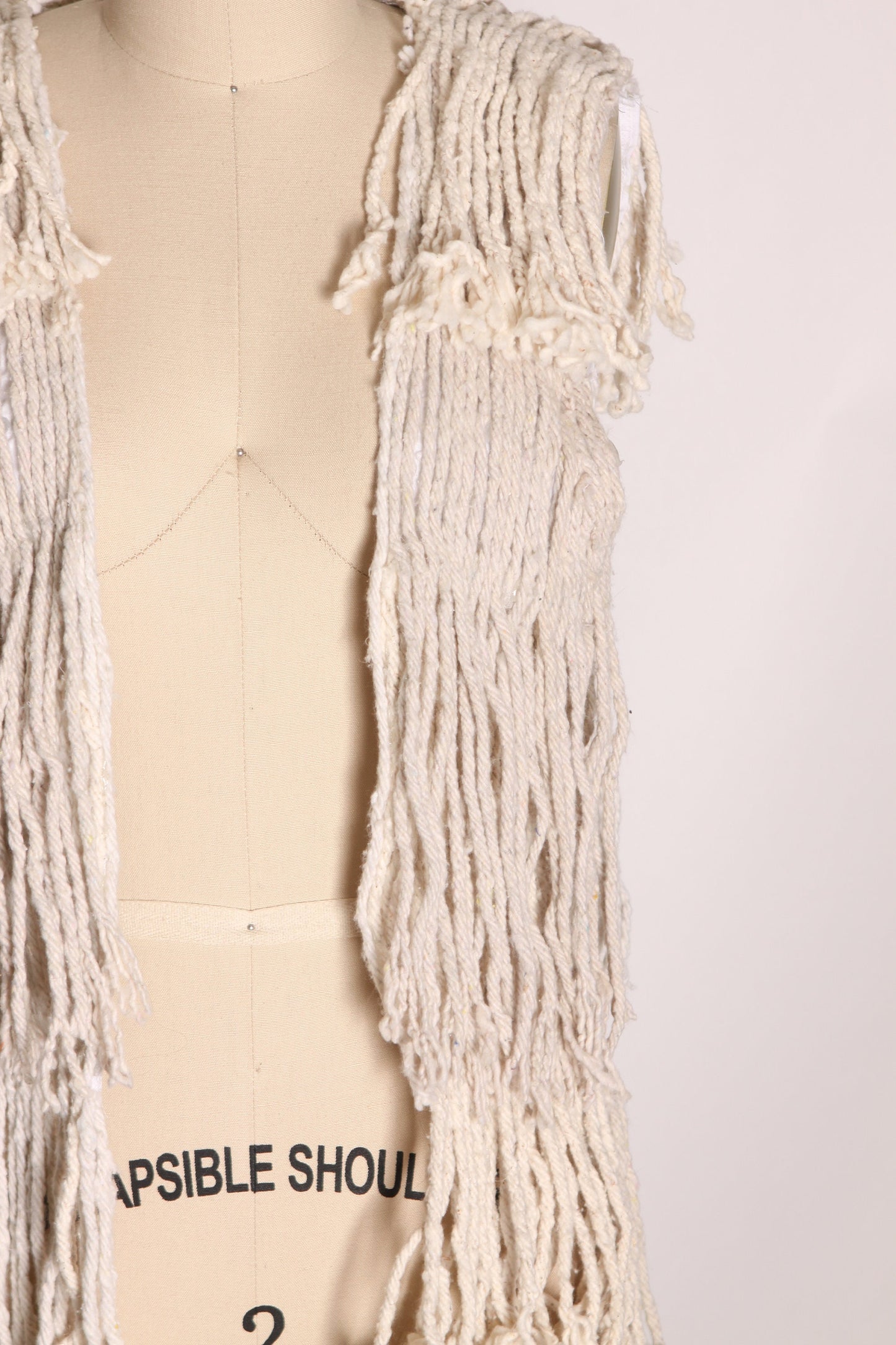 1970s 1980s Natural Fiber Woven Fringe Mop Open Front Boho Hippie Vest -M