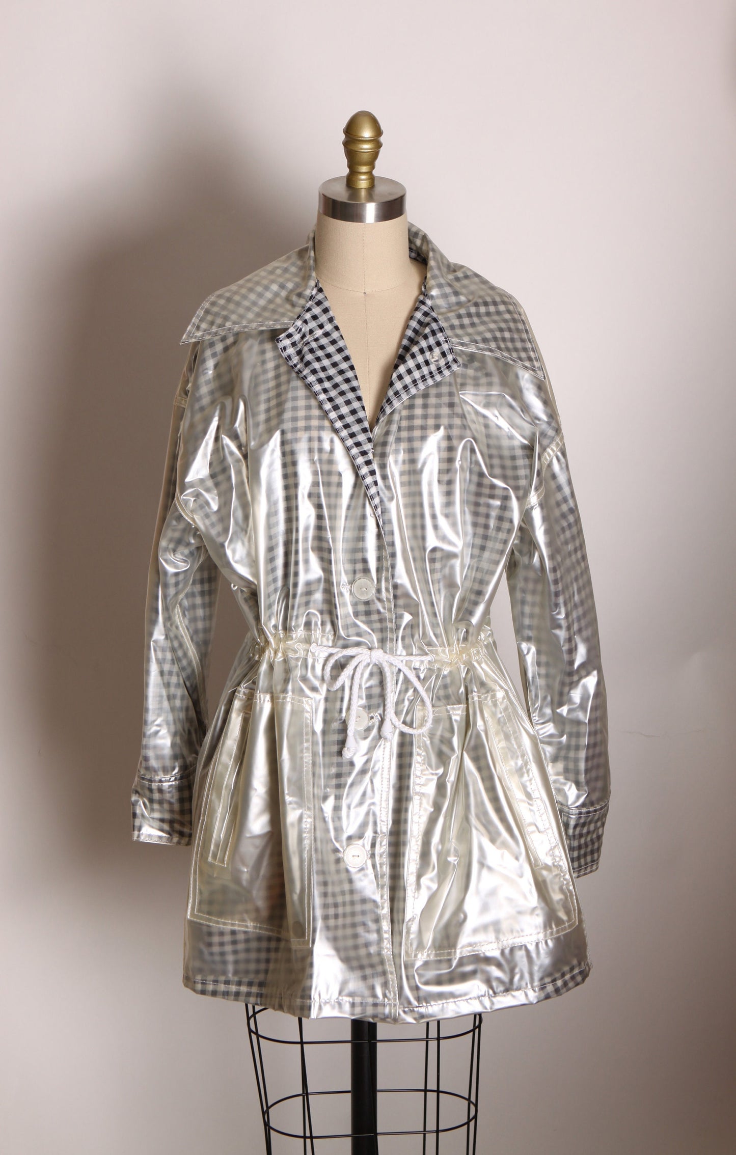 1980s-1990s Clear Vinyl Black and White Gingham Long Sleeve Cinch Waist Rain Coat by Totes -S