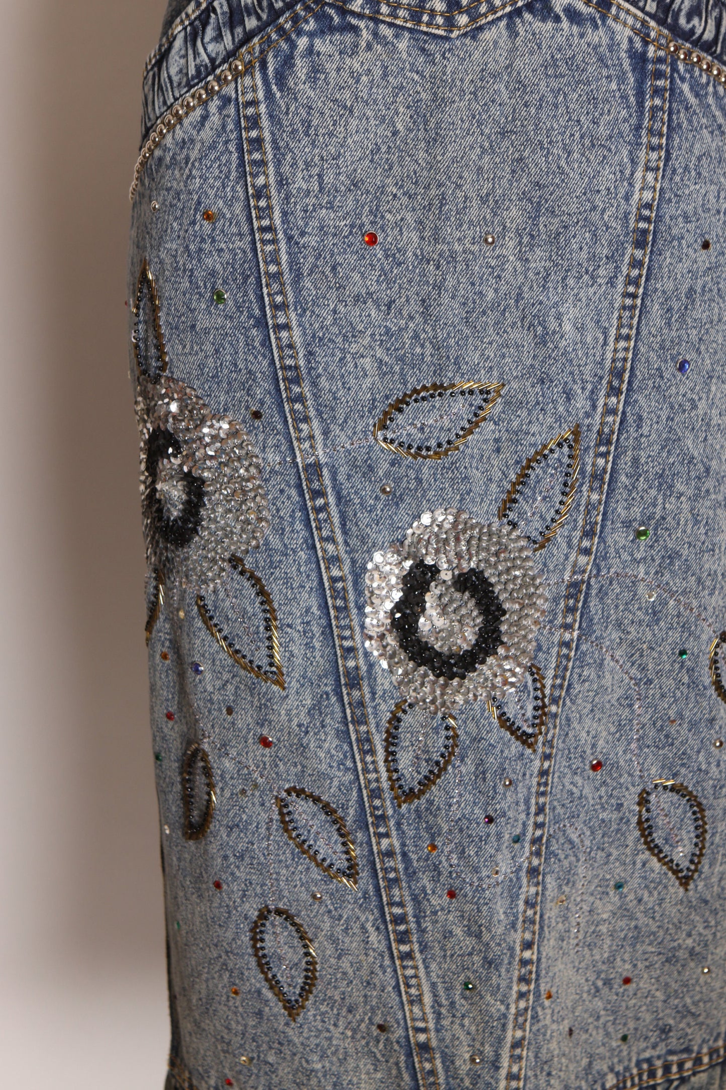 1980s Blue Denim Acid Wash Rainbow Bedazzled Silver and Black Floral Flowed Sequin Pencil Skirt by Pat & Janet -L