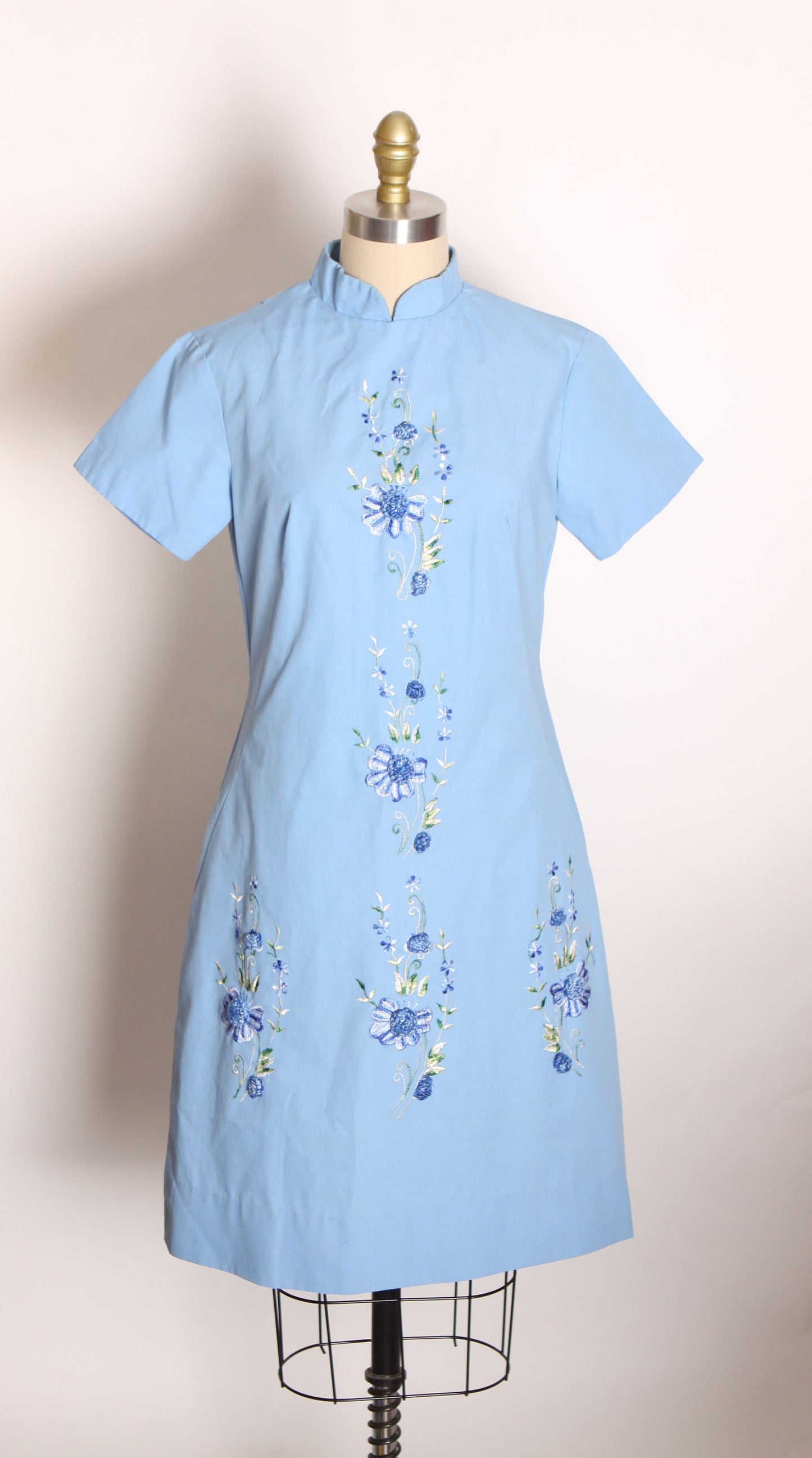 1960s Light Blue Short Sleeve Cheongsam Style Floral Embroidered 3D Flowers Mini Dress -S