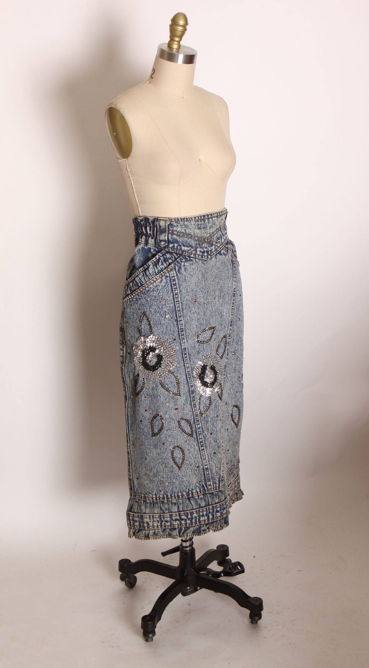 1980s Blue Denim Acid Wash Rainbow Bedazzled Silver and Black Floral Flowed Sequin Pencil Skirt by Pat & Janet -L