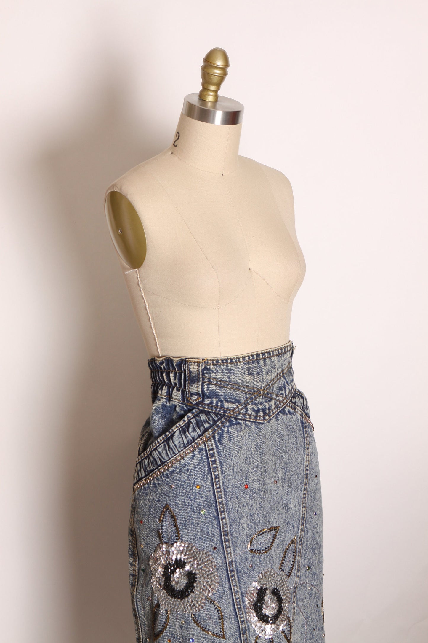 1980s Blue Denim Acid Wash Rainbow Bedazzled Silver and Black Floral Flowed Sequin Pencil Skirt by Pat & Janet -L