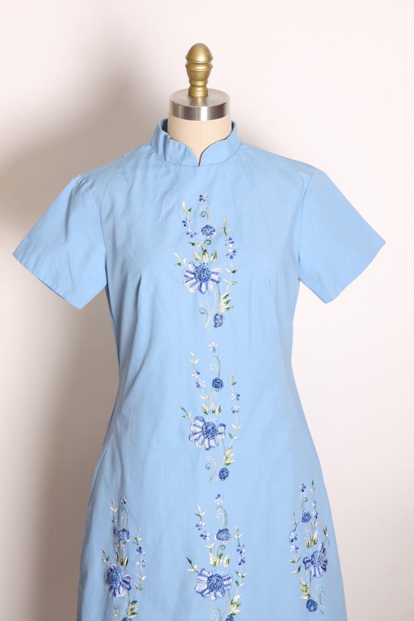 1960s Light Blue Short Sleeve Cheongsam Style Floral Embroidered 3D Flowers Mini Dress -S