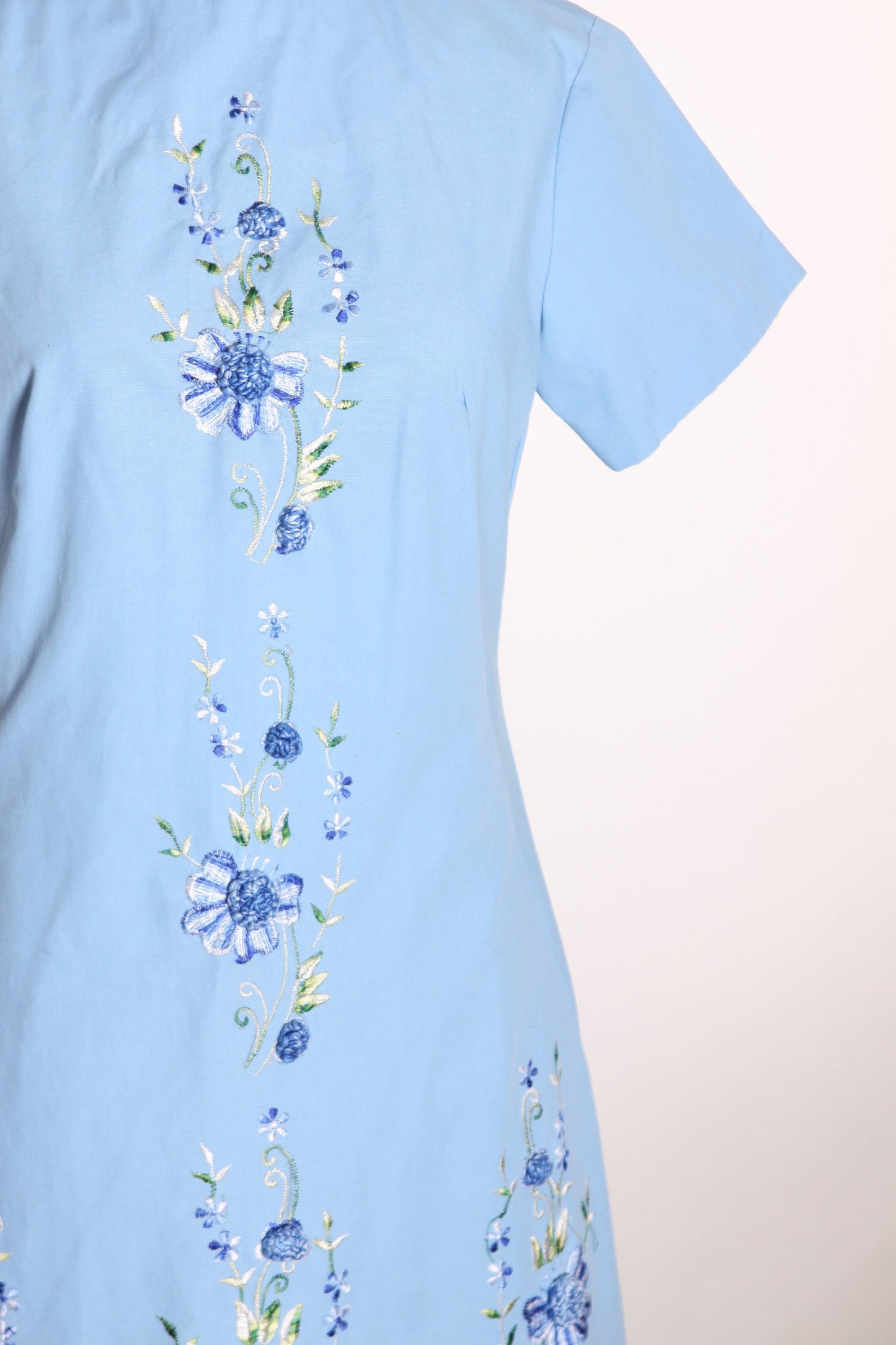 1960s Light Blue Short Sleeve Cheongsam Style Floral Embroidered 3D Flowers Mini Dress -S