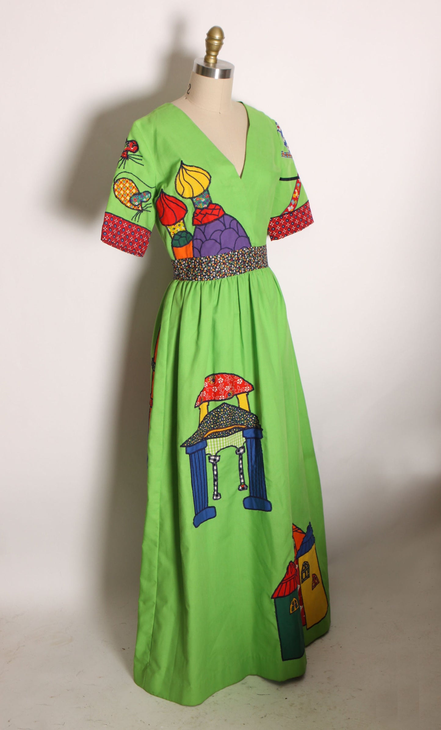1960s Green Short Sleeve Full Length Architecture Pop Art Novelty Taj Mahal India Patchwork Embroidered Dress -S