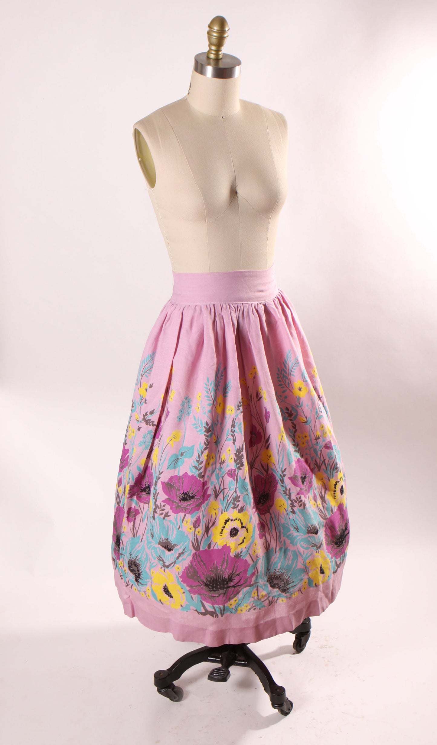 1950s Light Purple, Yellow and Turquoise Blue Floral Flower Border Novelty Print Skirt
