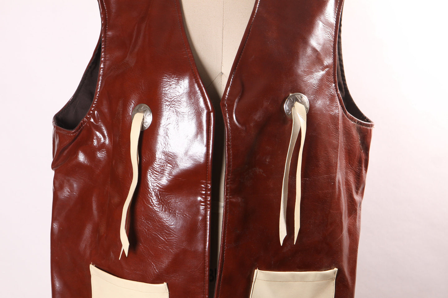 1970s 1980s Burgundy and White Vinyl Novelty Veterans Motorcycle Club Womens Western Style Gray Boy Vest -XL