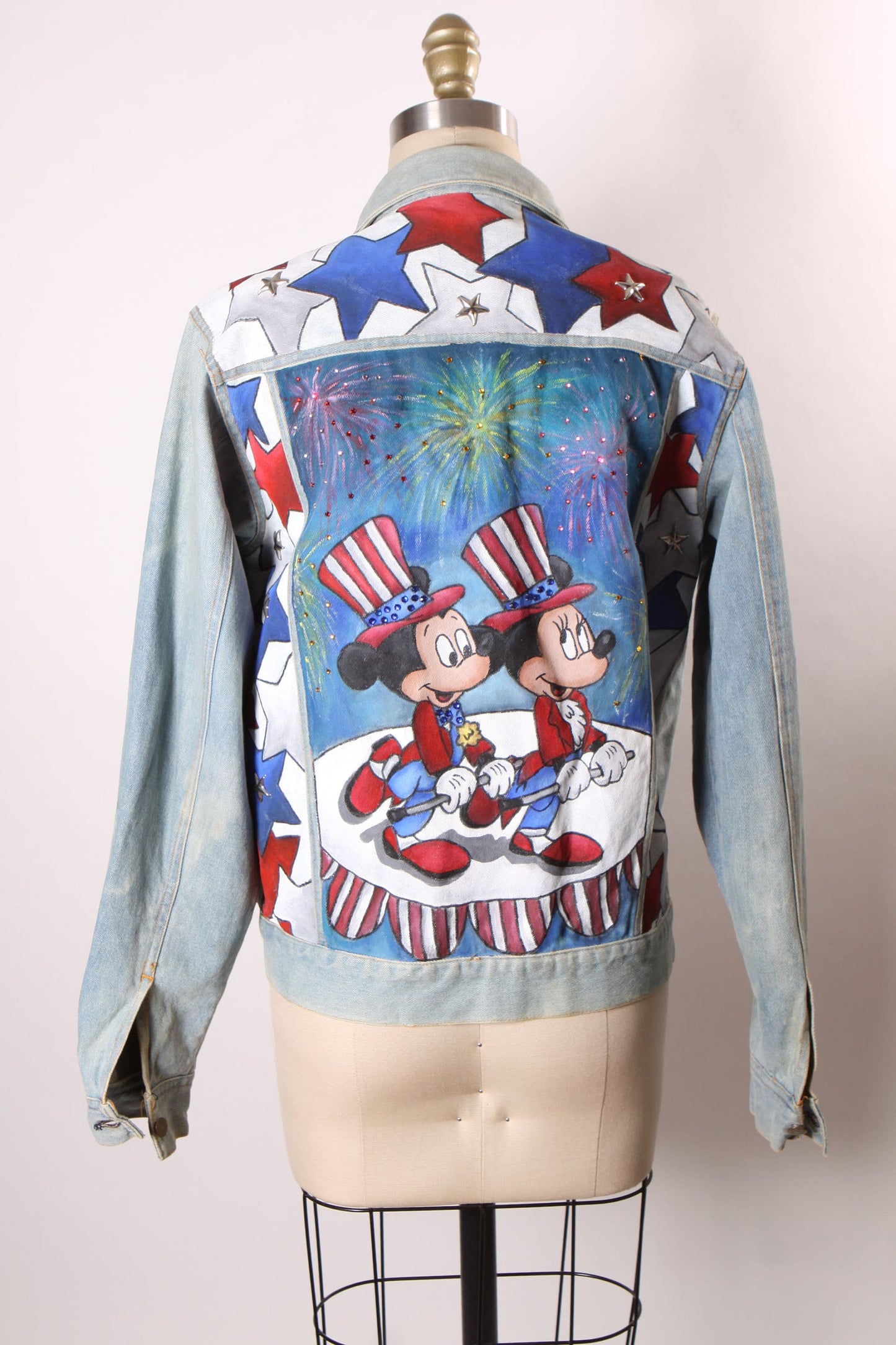 Late 1980s Early 1990s Denim Light Acid Wash Hand Painted 4th of July Novelty Mickey Mouse Minnie Mouse Jacket -XL