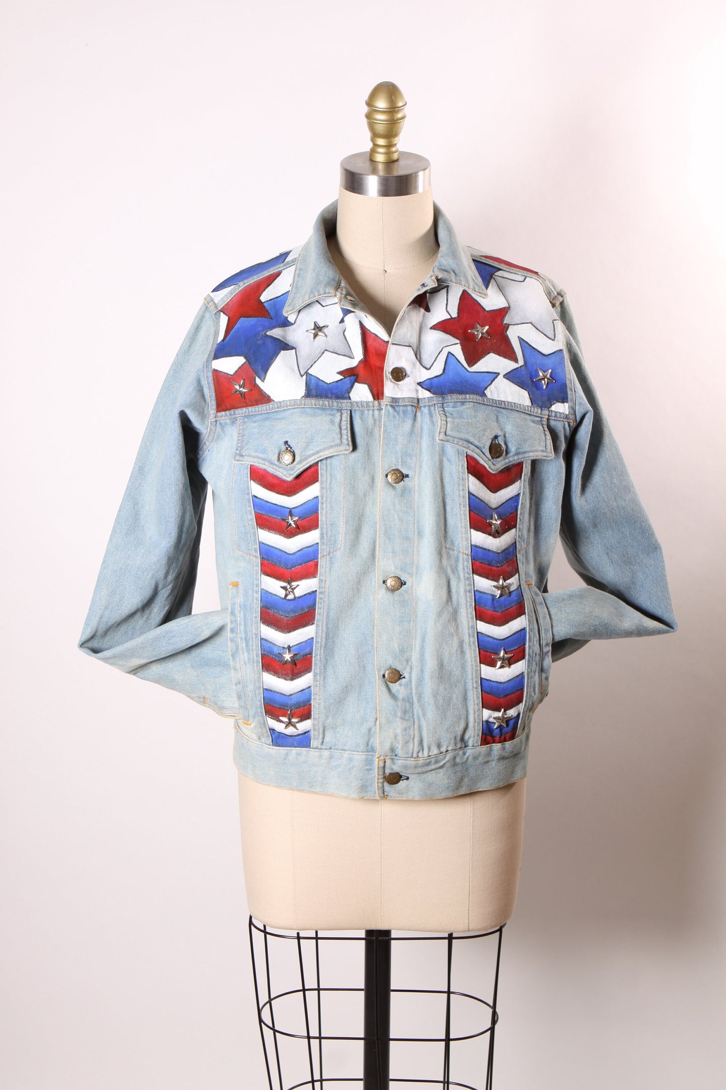 Late 1980s Early 1990s Denim Light Acid Wash Hand Painted 4th of July Novelty Mickey Mouse Minnie Mouse Jacket -XL