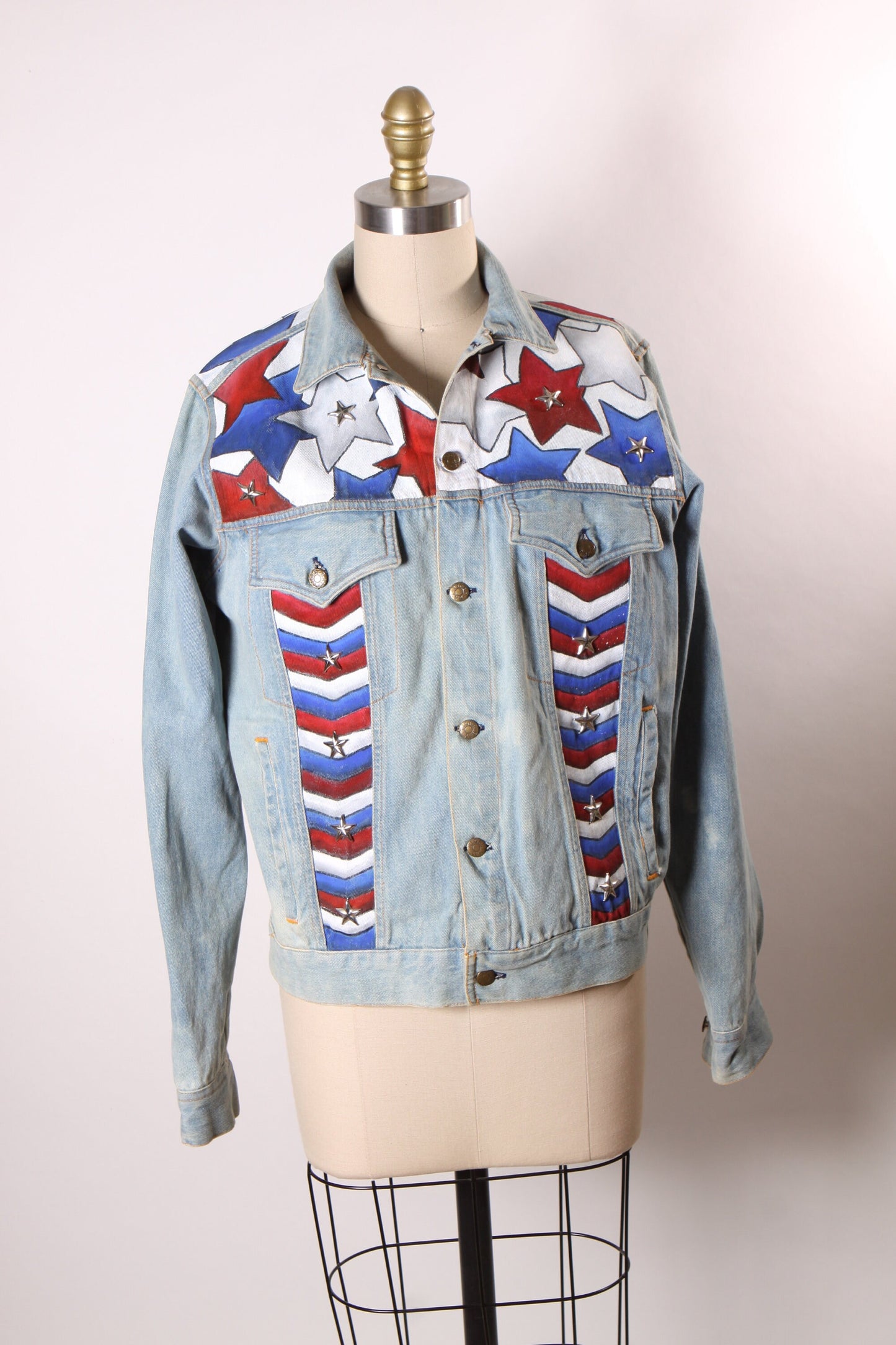 Late 1980s Early 1990s Denim Light Acid Wash Hand Painted 4th of July Novelty Mickey Mouse Minnie Mouse Jacket -XL