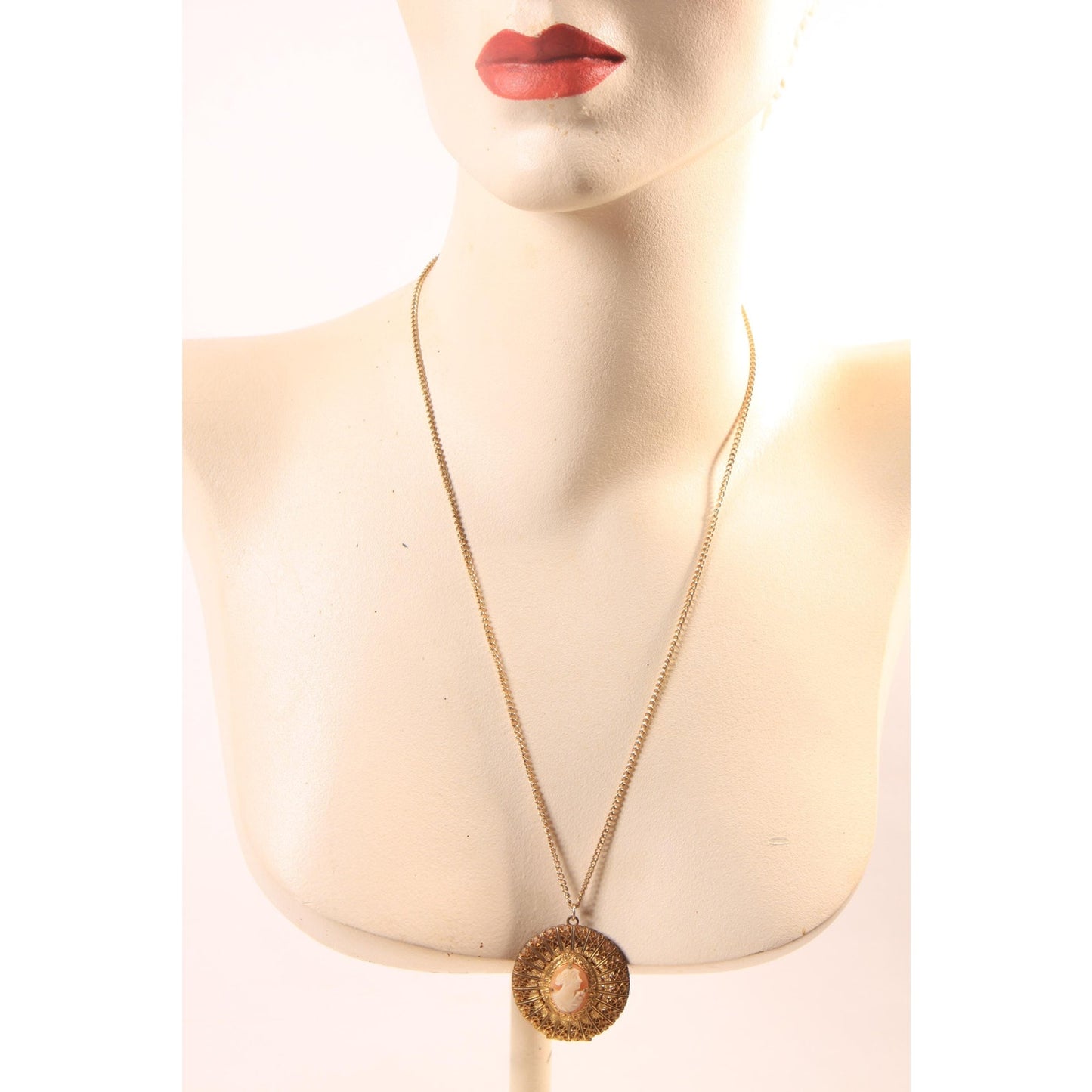 1970s Gold Tone Metal Pink and Cream Cameo Locket Pendant Necklace
