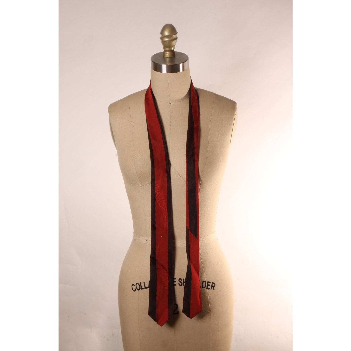 1950s Red and Black Abstract Silk Necktie Tie