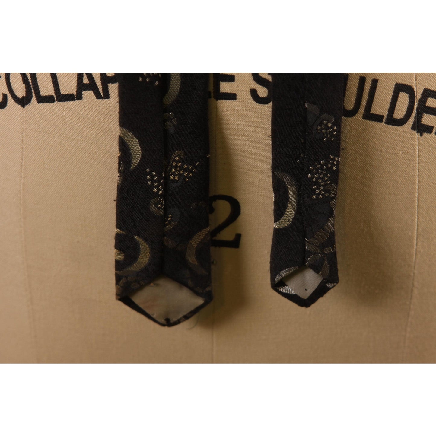 1970s 1980s Black and Gray Abstract Swirl Necktie Tie