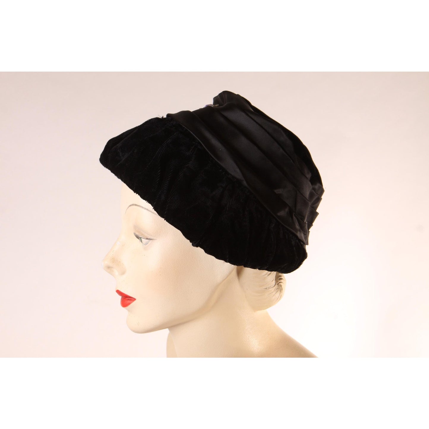 1960s Black Velvet Rhinestone Detail Formal Mushroom Hat