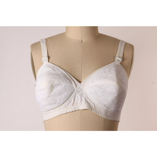 1970s White Floral Lace Pointed Padded Bra by Montgomery Ward-38B