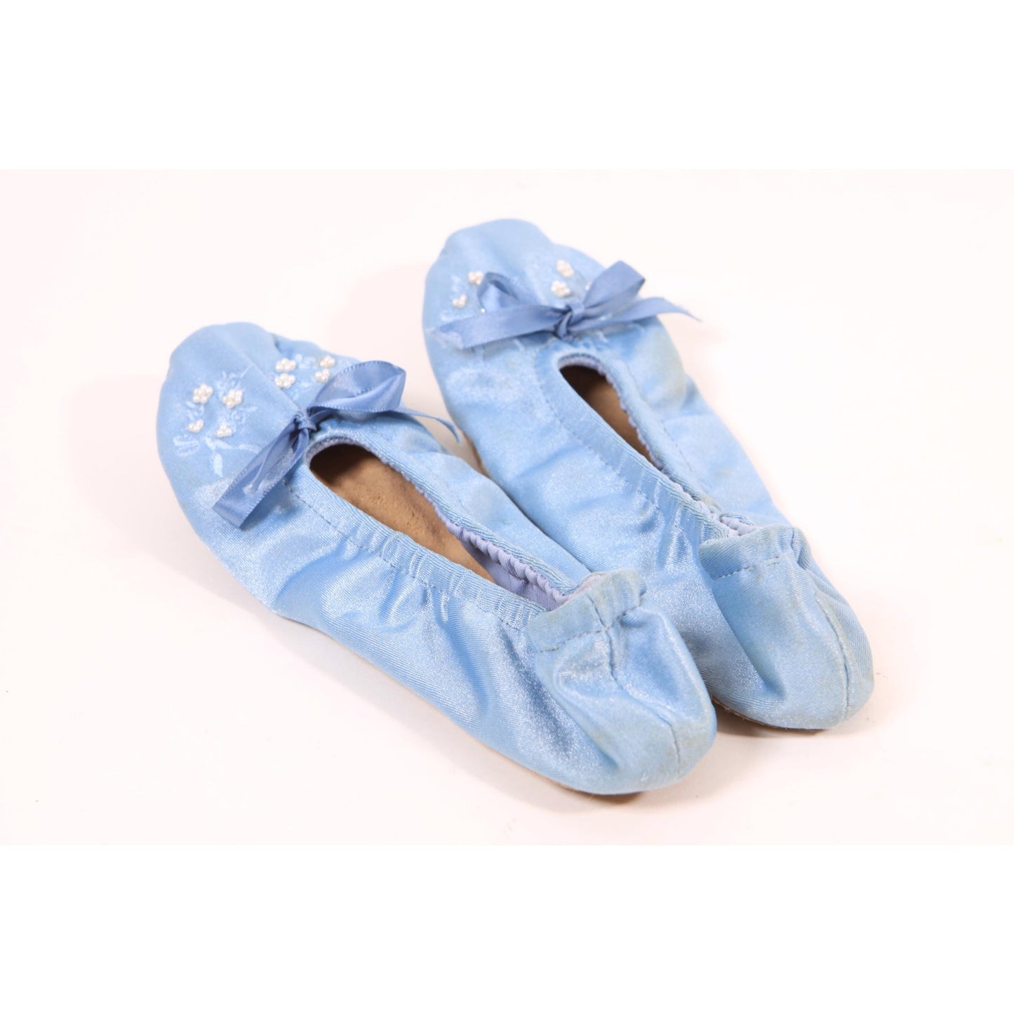 1980s 1990s Blue and White Faux Pearl Slippers by Isotoners-Size Medium 6 1/2-7 1/2