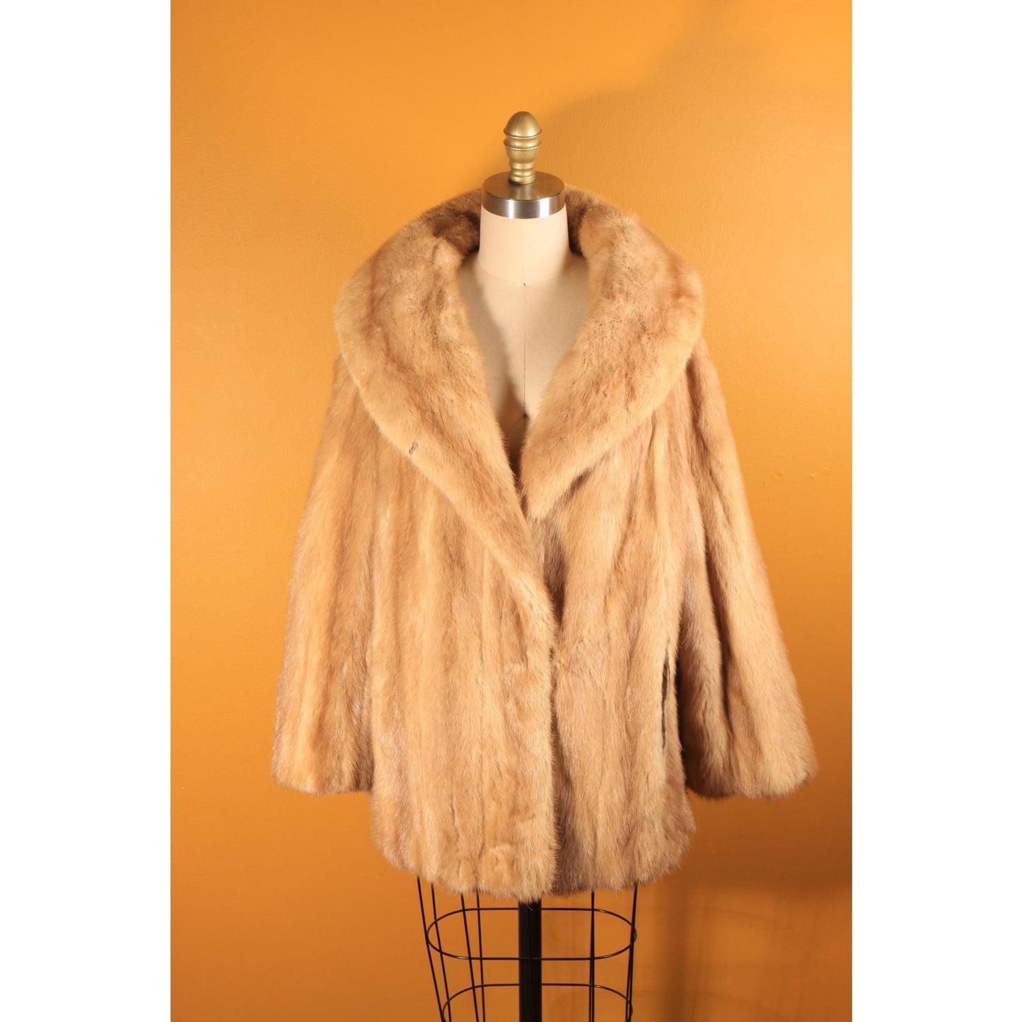 1950s Light Brown Long Sleeve Mink Fur Coat by McDaniel's -L-XL