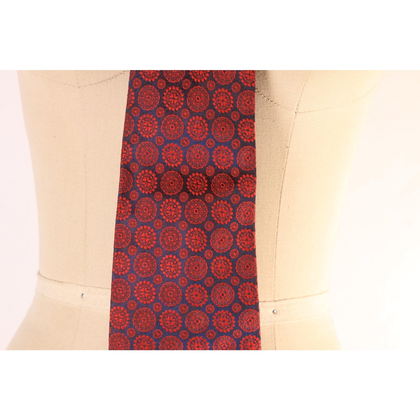 1970s Red and Black Circle Pattern Clip on Tie by Monsieur Cravatieur