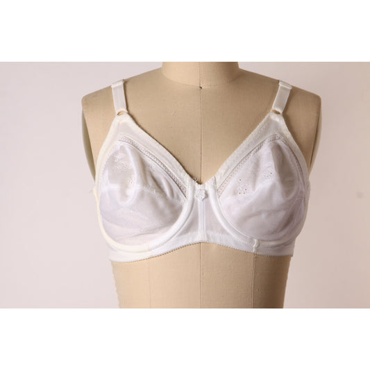 1970s White Floral Eyelet Trim Floral Detail Bra by Playtex Support Can Be Beautiful-36B