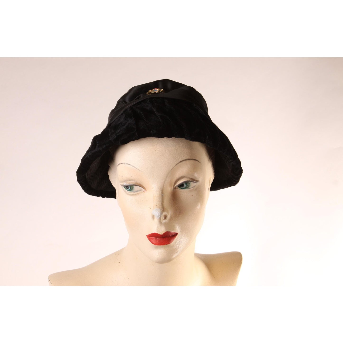 1960s Black Velvet Rhinestone Detail Formal Mushroom Hat