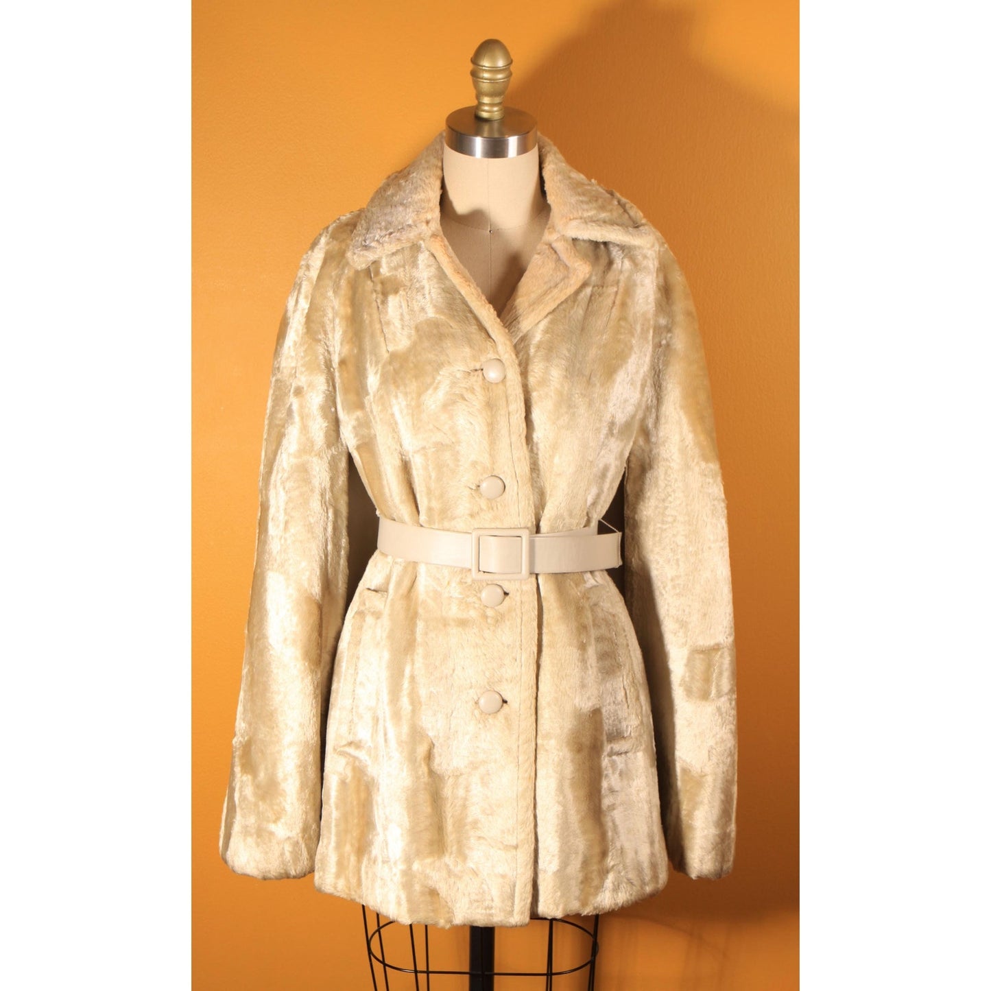 1960s Cream Off White Faux Fur Crushed Velvet Fitted Cape Coat by Betty Rose