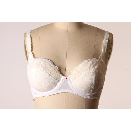 1970s White Floral Lace Pink Star Detail Padded Cup Bra by Fredericks of Hollywood-36B