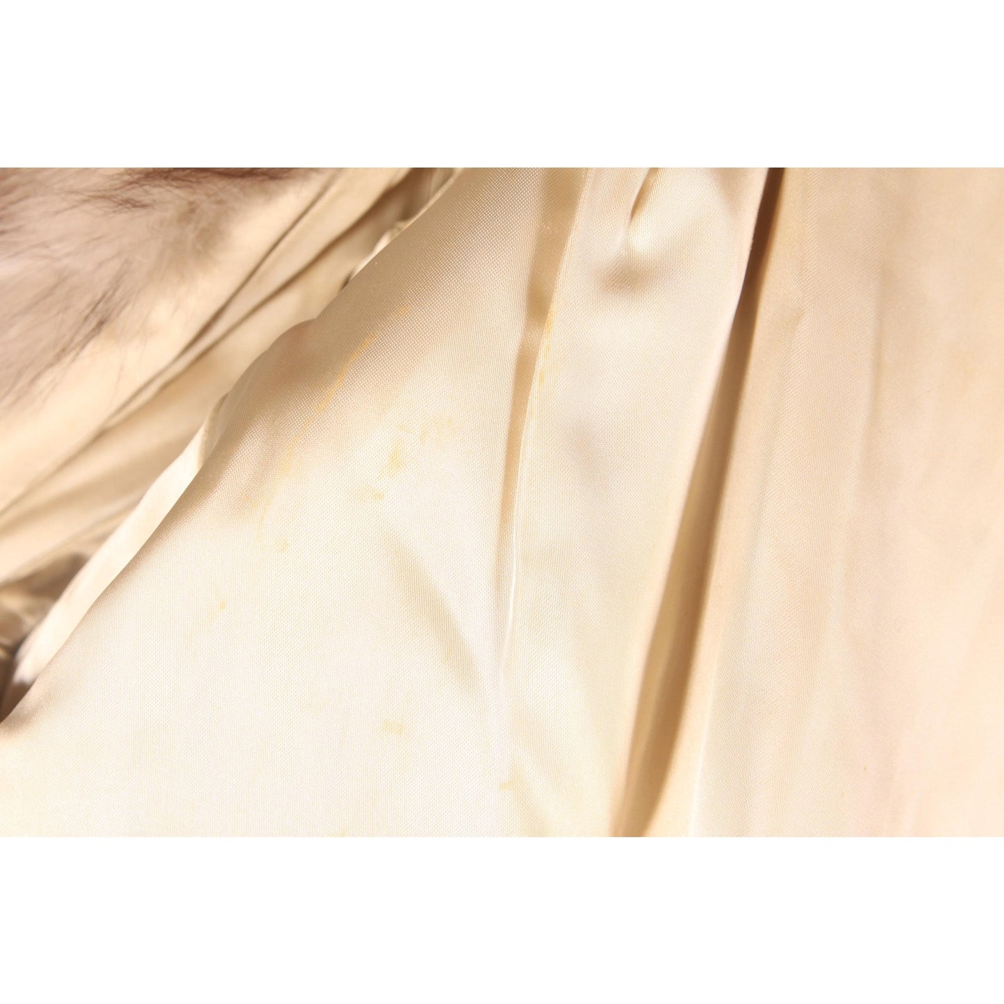 Early 1970s White Mink and White and Gray Fox Fur Collar Long Sleeve Coat -M-L