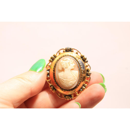 1950s 1960s Gold Tone Metal and Pink and Cream Cameo Brooch