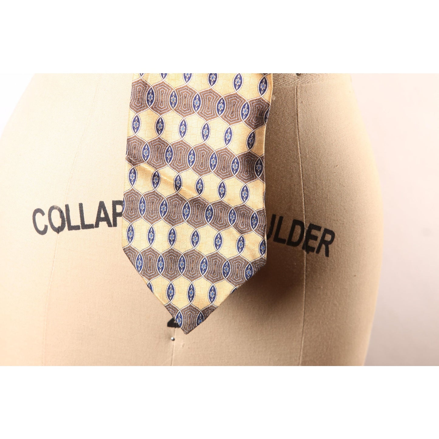 1990s Tan and Brown Patterned Necktie by Geoffrey Beene