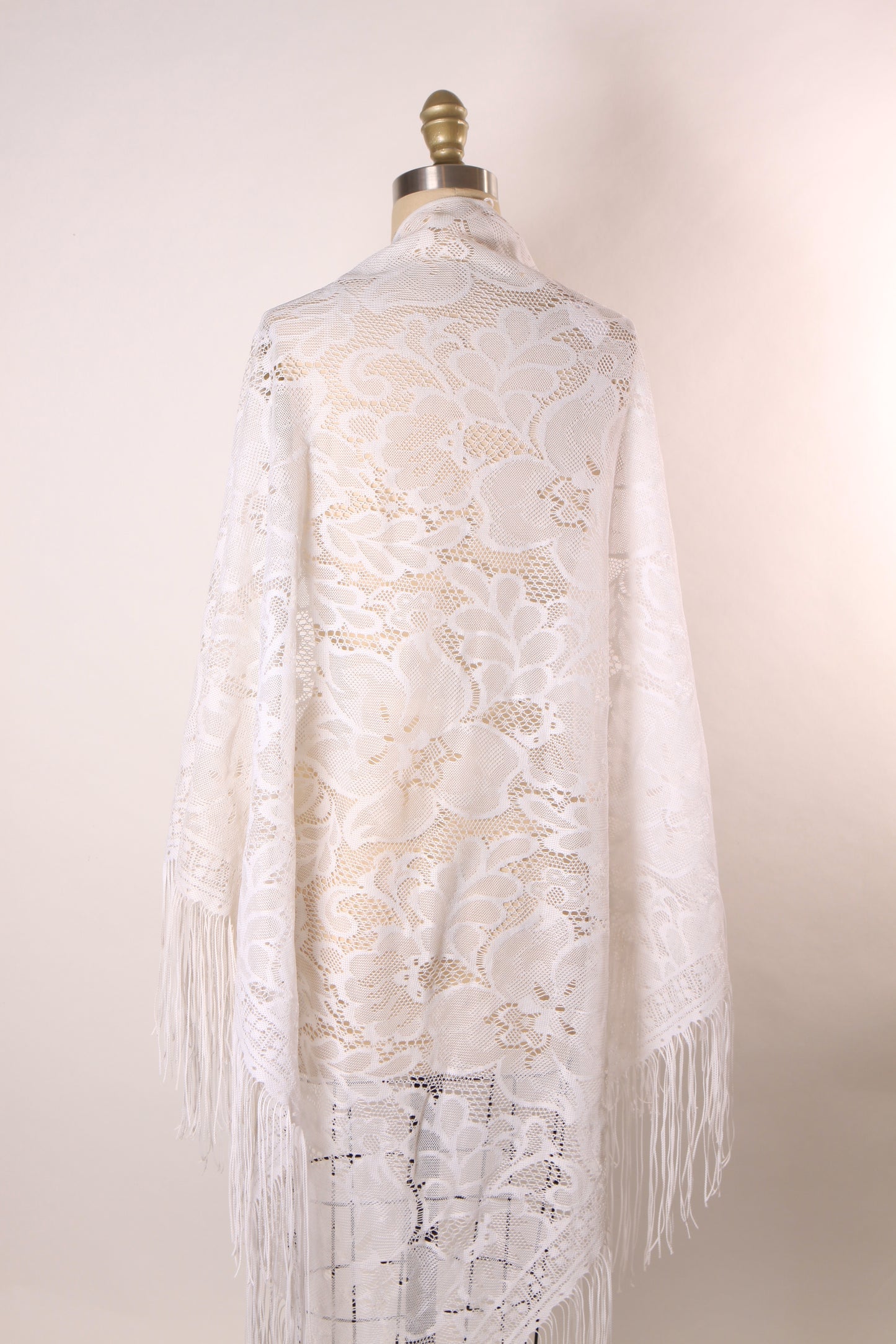 1980s Sheer White Floral Lace Fringe Trim Shawl