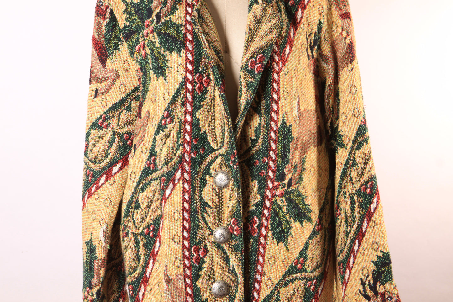 1980s 1990s Tan, Red and Green Novelty Deer and Holiday Berries Christmas Tapestry Button Down Jacket by Painted Pony -S