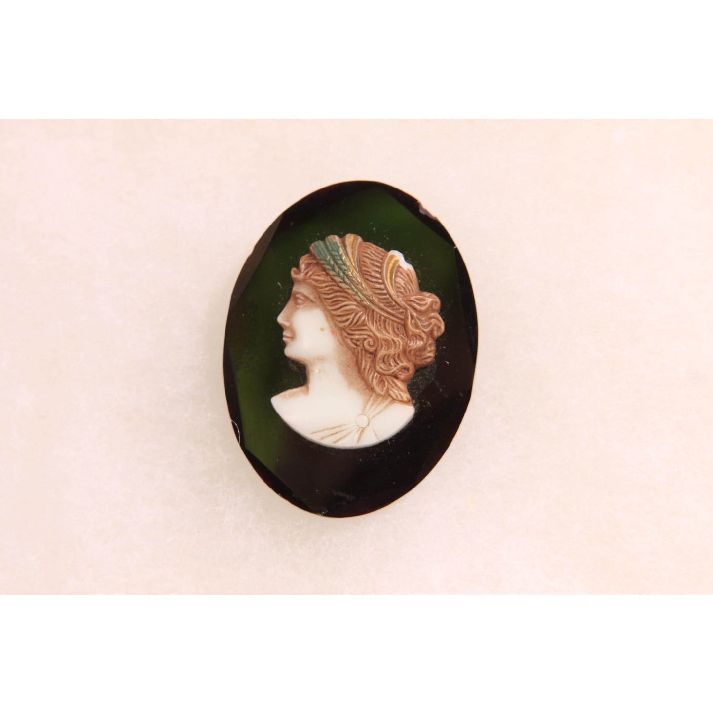 1930s 1940s Black, Cream and Brown Cameo Brooch