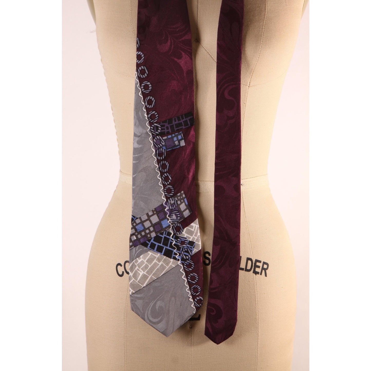 1980s Plum Purple and Gray Geometric Abstract Necktie Tie by FloRence