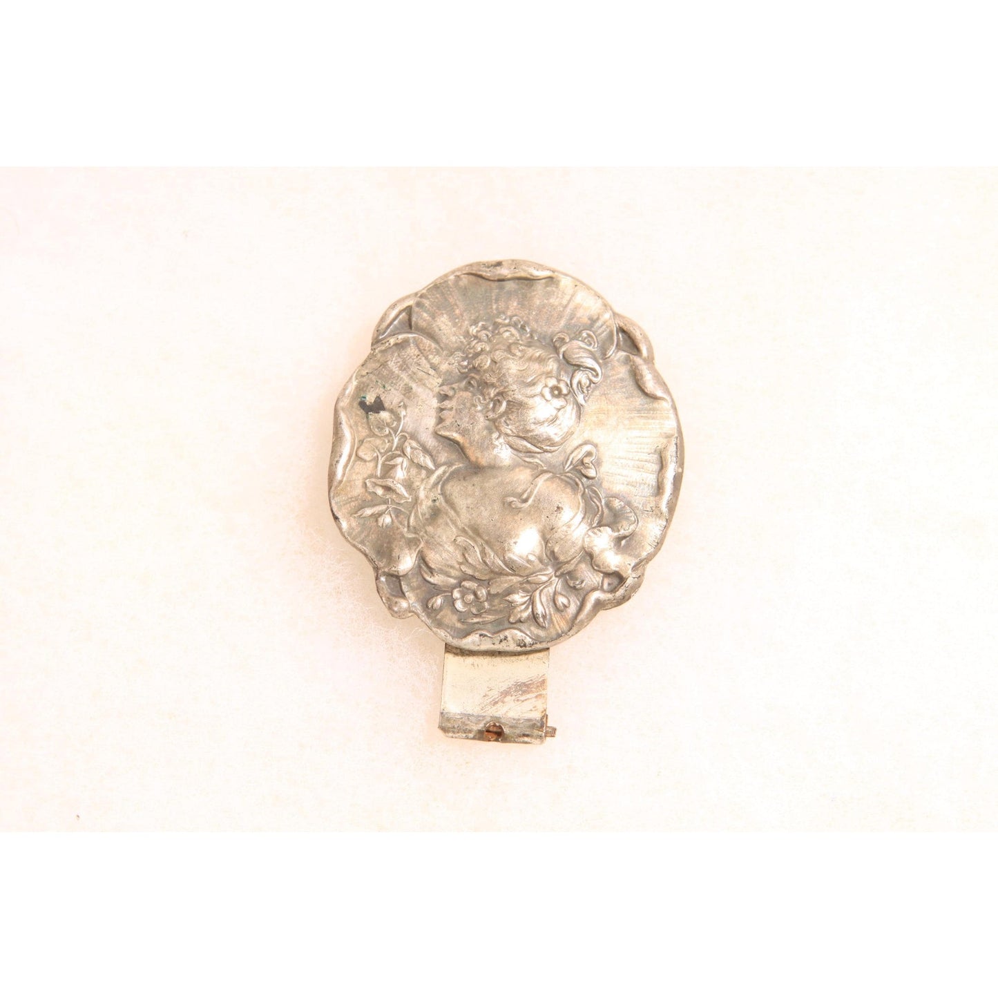 1930s Art Nouveau Silver Tone Metal Embossed Gibson Girl Belt Dress Clip