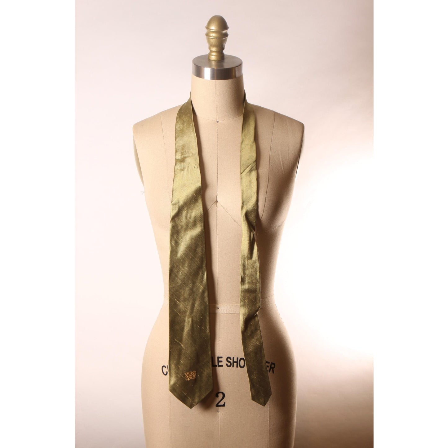 1950s Green Yellow Embroidered Crest Necktie Tie by Baxter & Henning