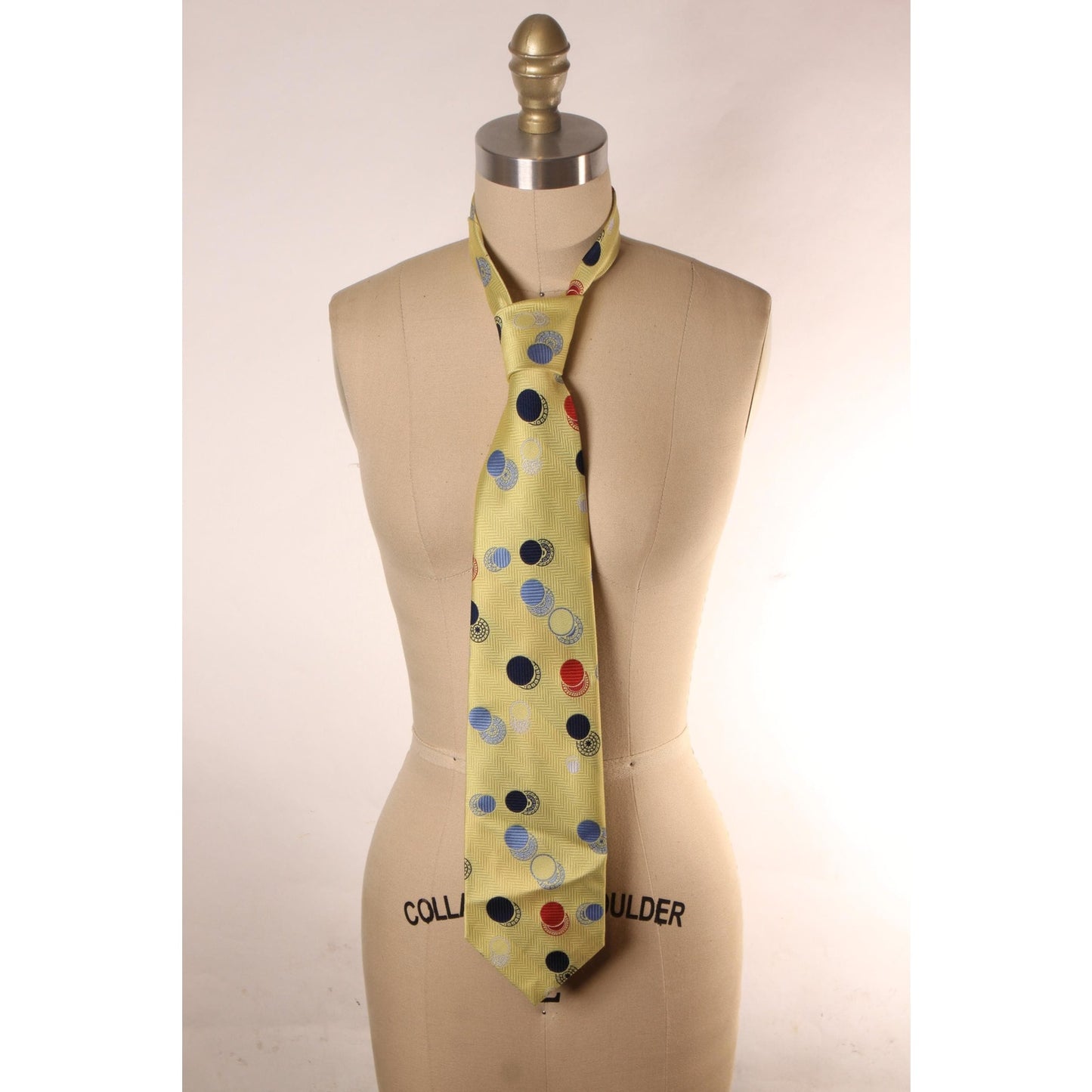 1970s Pale Yellow, Blue and Red Circle Shape Wide Necktie Tie by Regal
