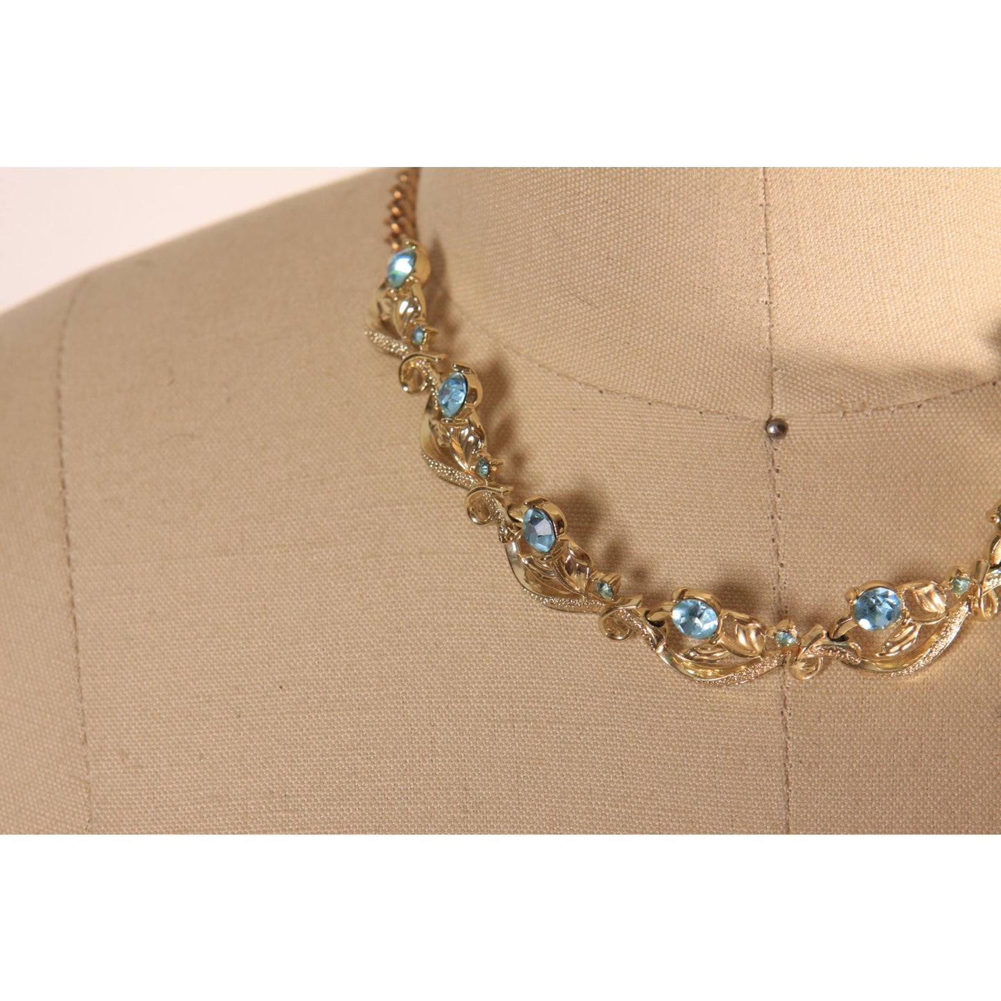 1950s Silver Tone and Blue Stone Floral Swirl Formal Necklace by Lisner