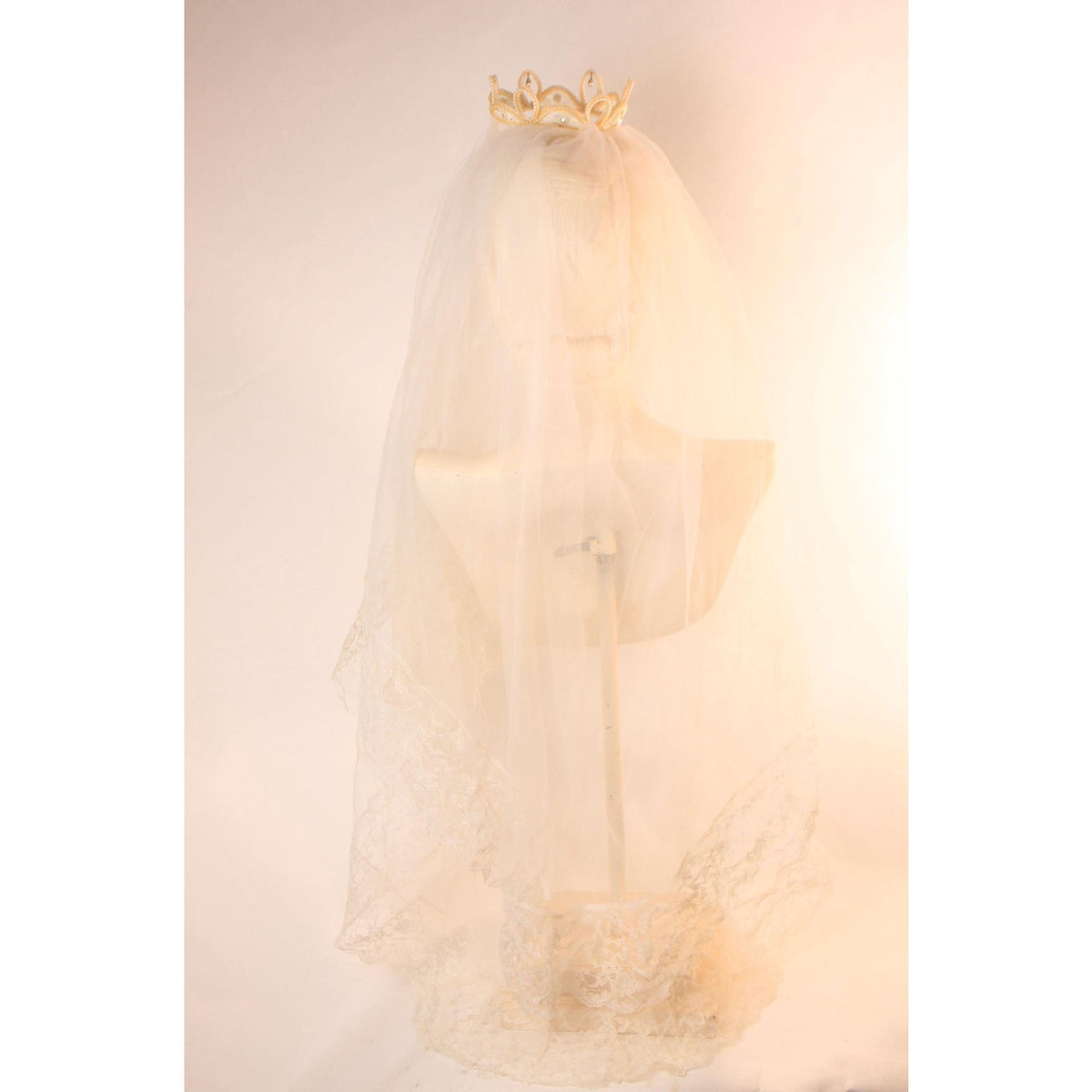 1940s 1950s White and Cream Small Crown Shaped Tiara Wedding Veil Hat