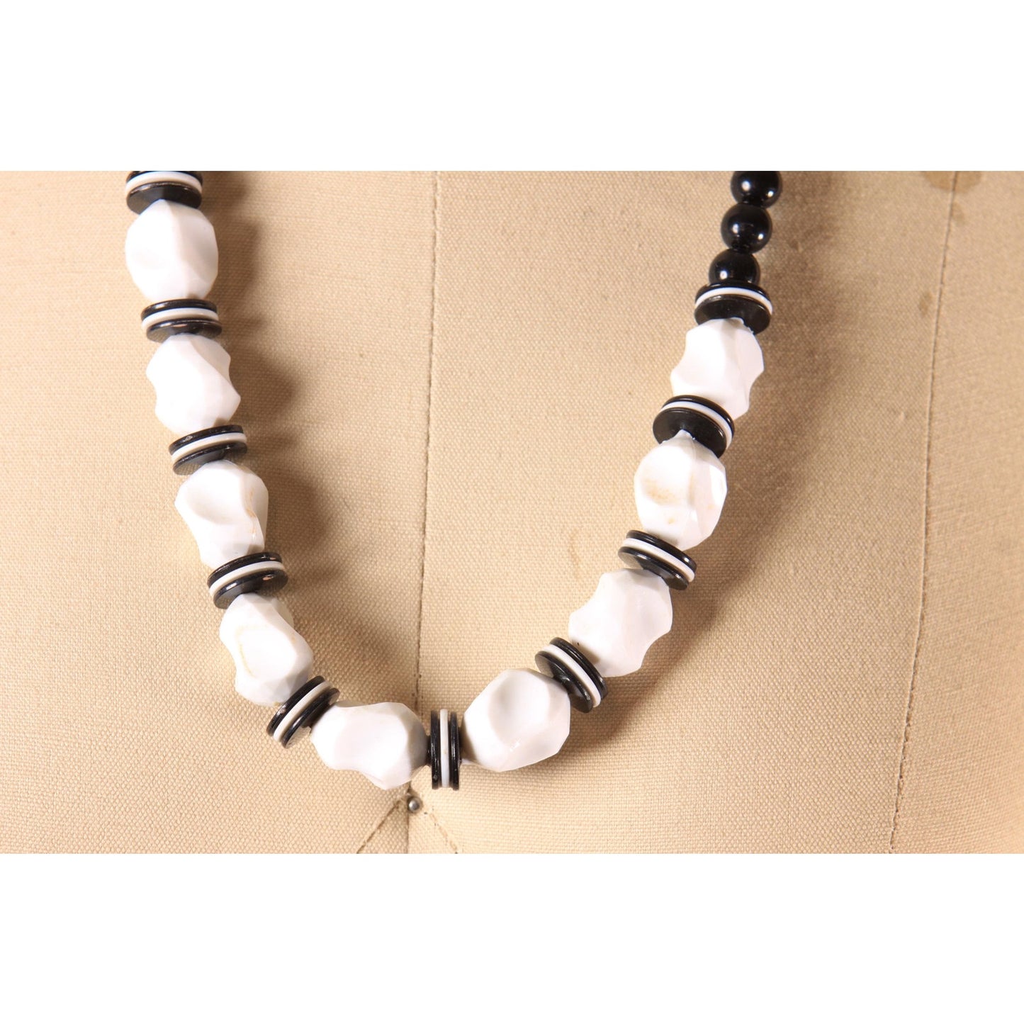1980s Black and White Chunky Beaded Necklace