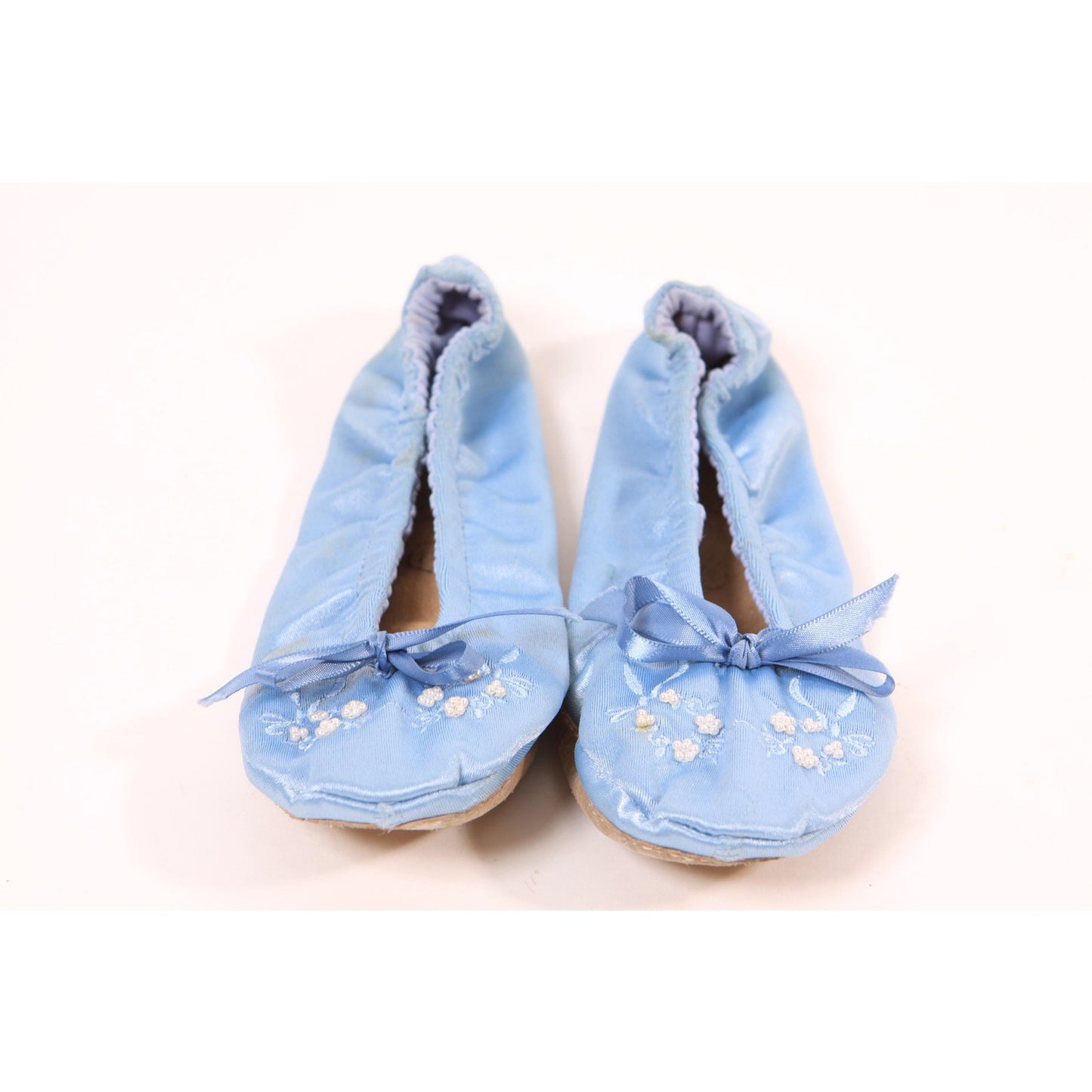 1980s 1990s Blue and White Faux Pearl Slippers by Isotoners-Size Medium 6 1/2-7 1/2