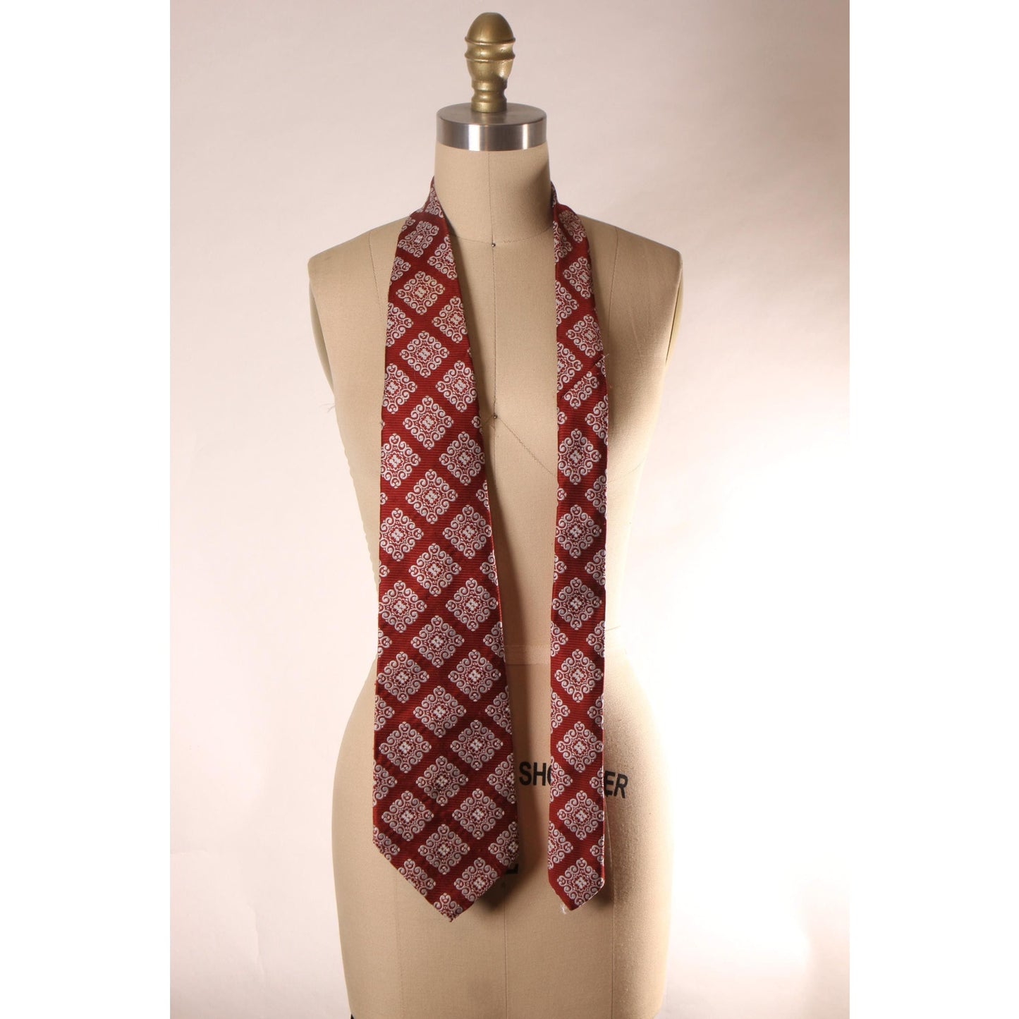 1970s Dark Red and White Geometric Swirl Wide Necktie Tie by Tie Rack