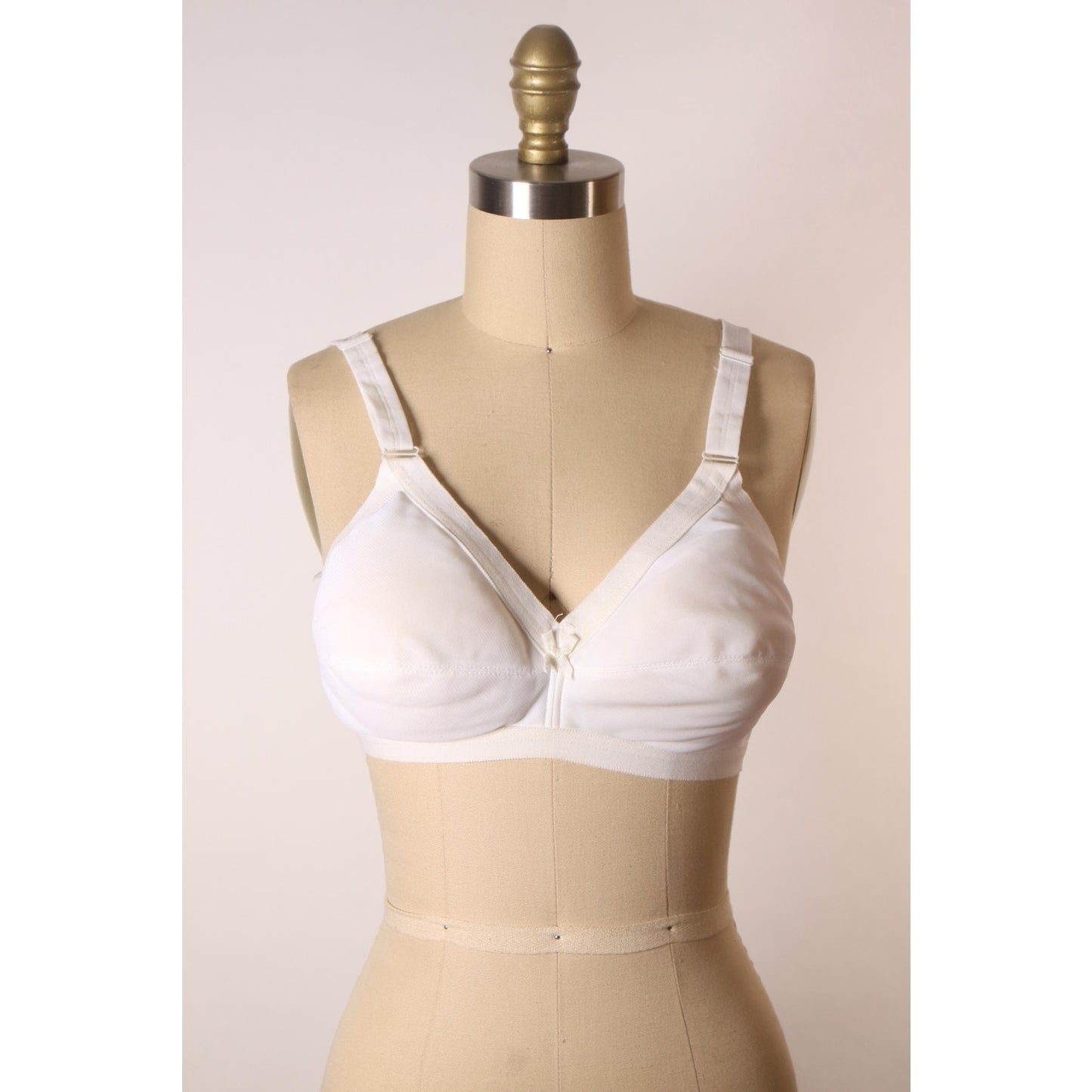 1970s White Foam Padded Cups Bow Detail Bra by Sears-36B