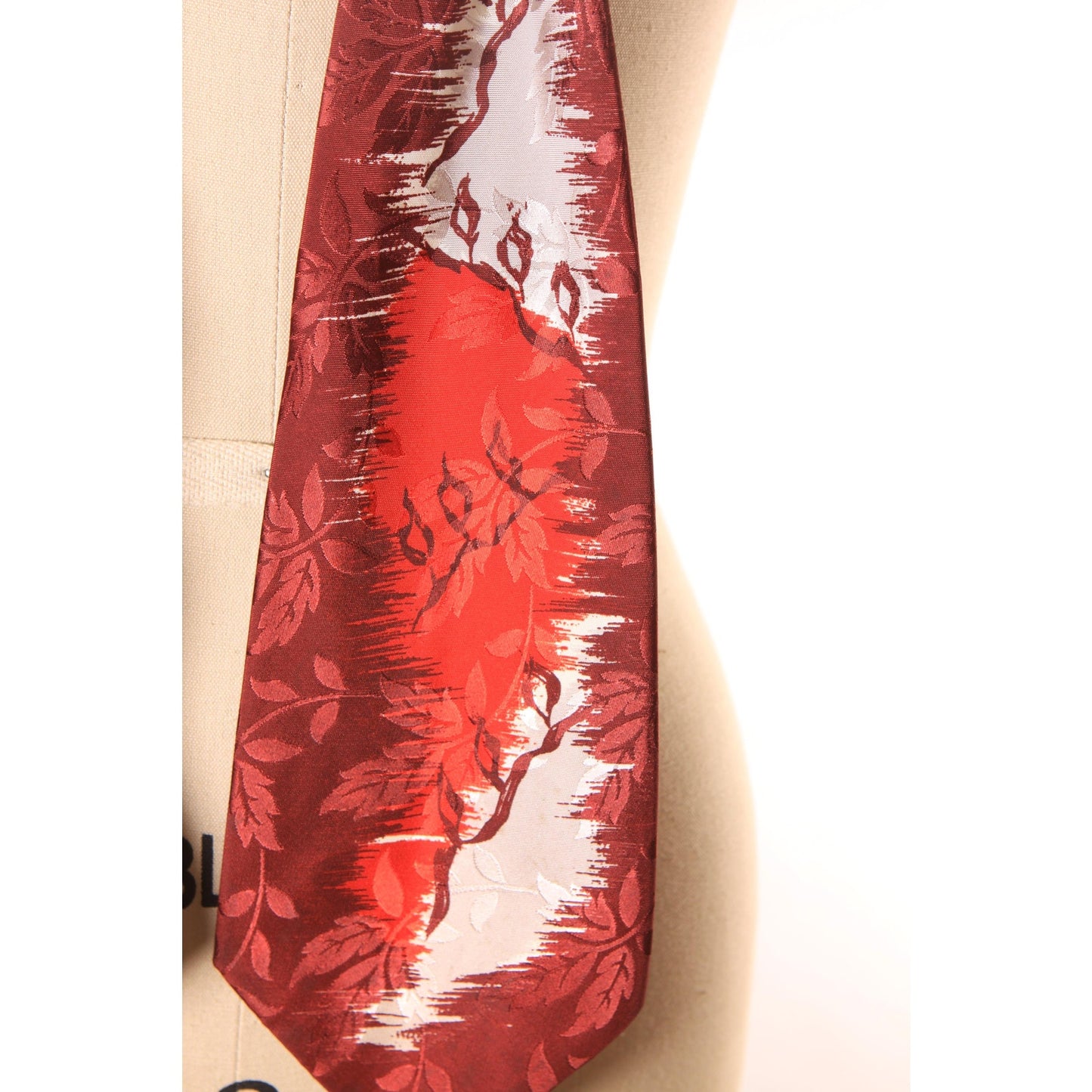1950s Novelty Abstract Leaf Dark Red and Orange Red Mens Necktie Tie by Wilson Faultless