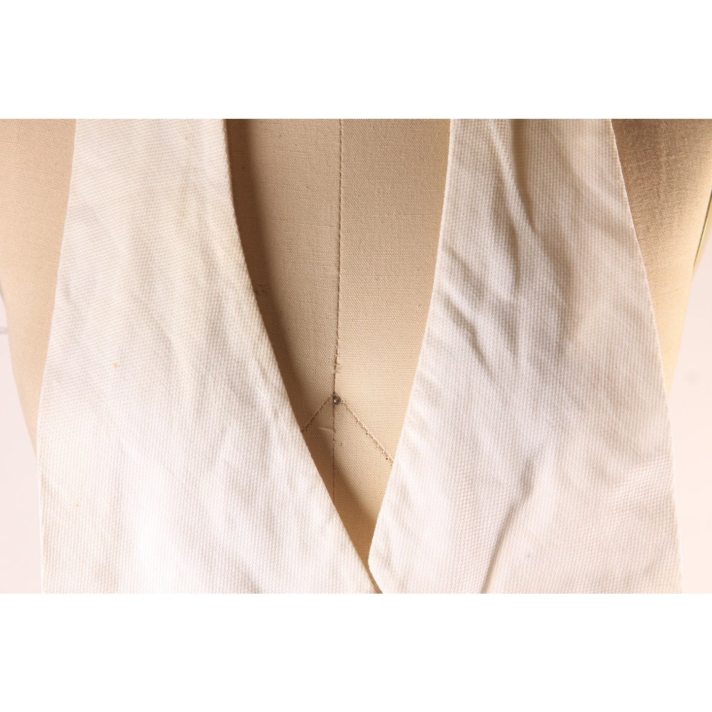 1960s White Oversize Bow Bowtie Collar Tie