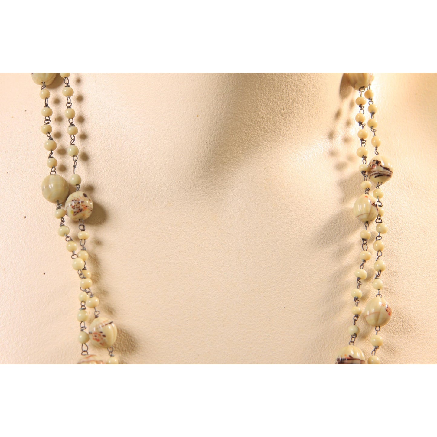 1920s Glass Beaded Cream and Brown Swirl Single Strand Necklace