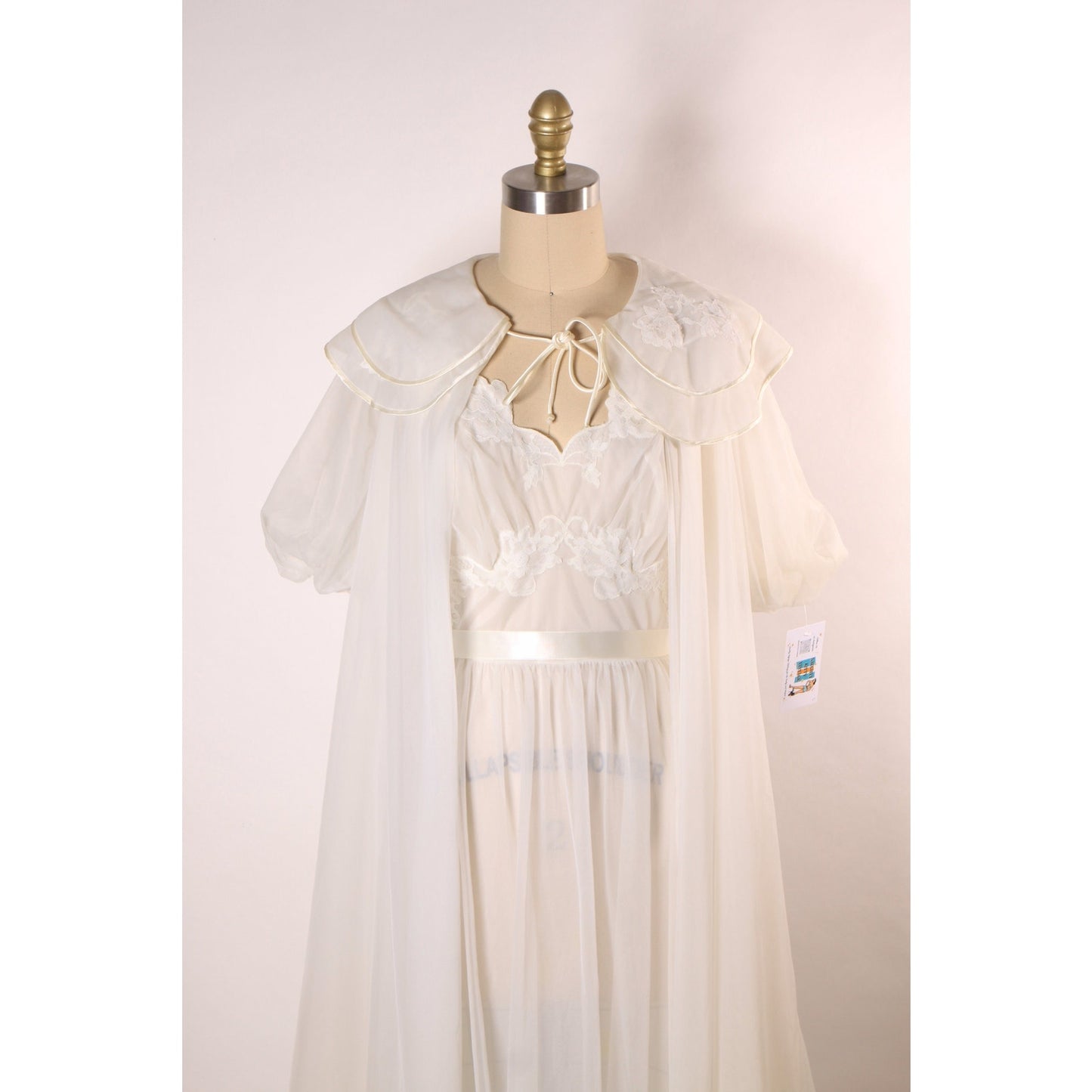 1950s Sheer White Floral Spaghetti Strap Ribbon Tie Nightgown with Matching Short Sleeve Negligee Robe Peignoir Lingerie Set by Vanity Fair