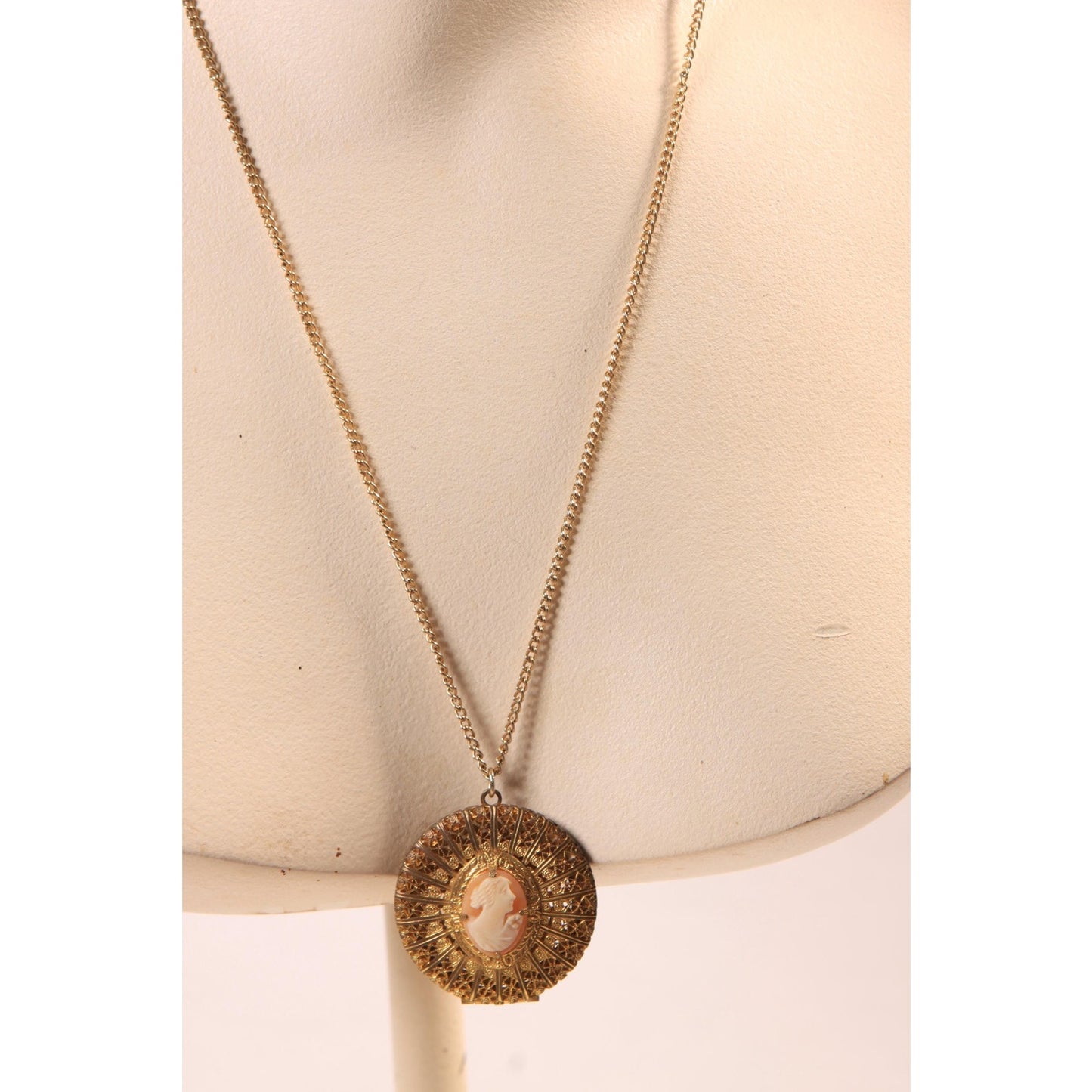 1970s Gold Tone Metal Pink and Cream Cameo Locket Pendant Necklace