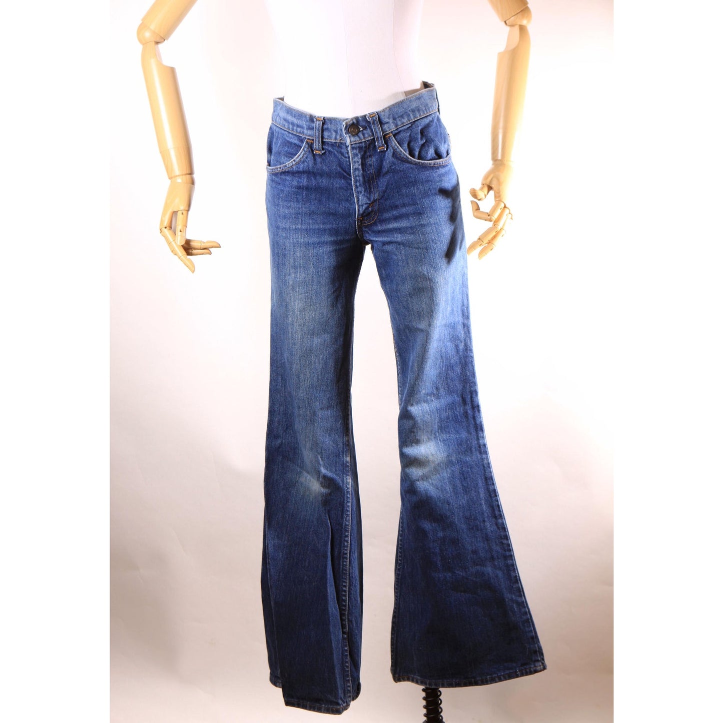 1970s Blue Denim Flared Jeans by Levi's - 29x33